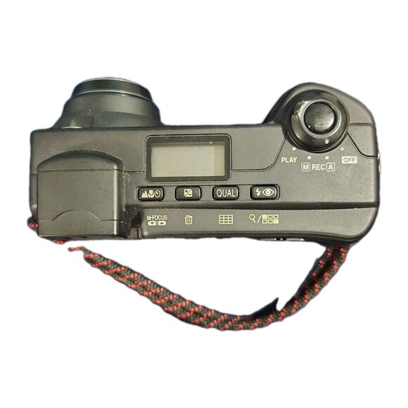 Nikon COOLPIX 800 2.1MP Digital Camera - Black - Picture 3 of 5